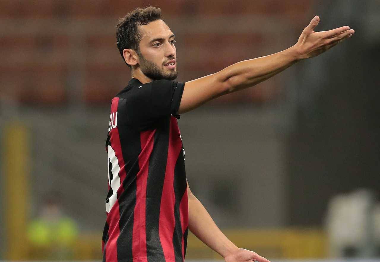 milan calhanoglu rinnovo manchester