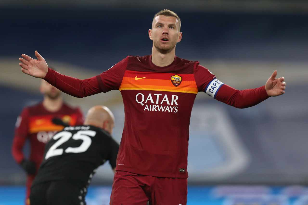 Calciomercato Roma, difficile l'addio di Dzeko | Juventus al varco