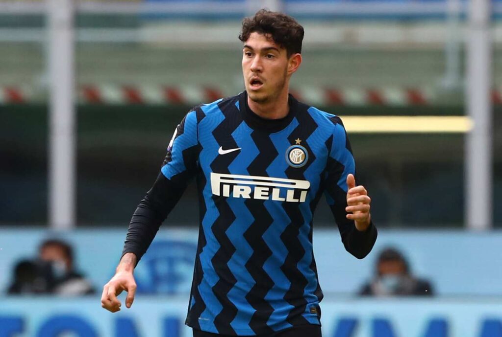 bastoni calciomercato inter juventus rinnovo agente