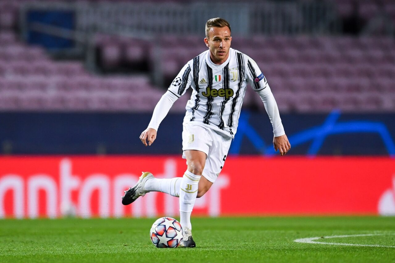 Arthur in azione con la Juventus