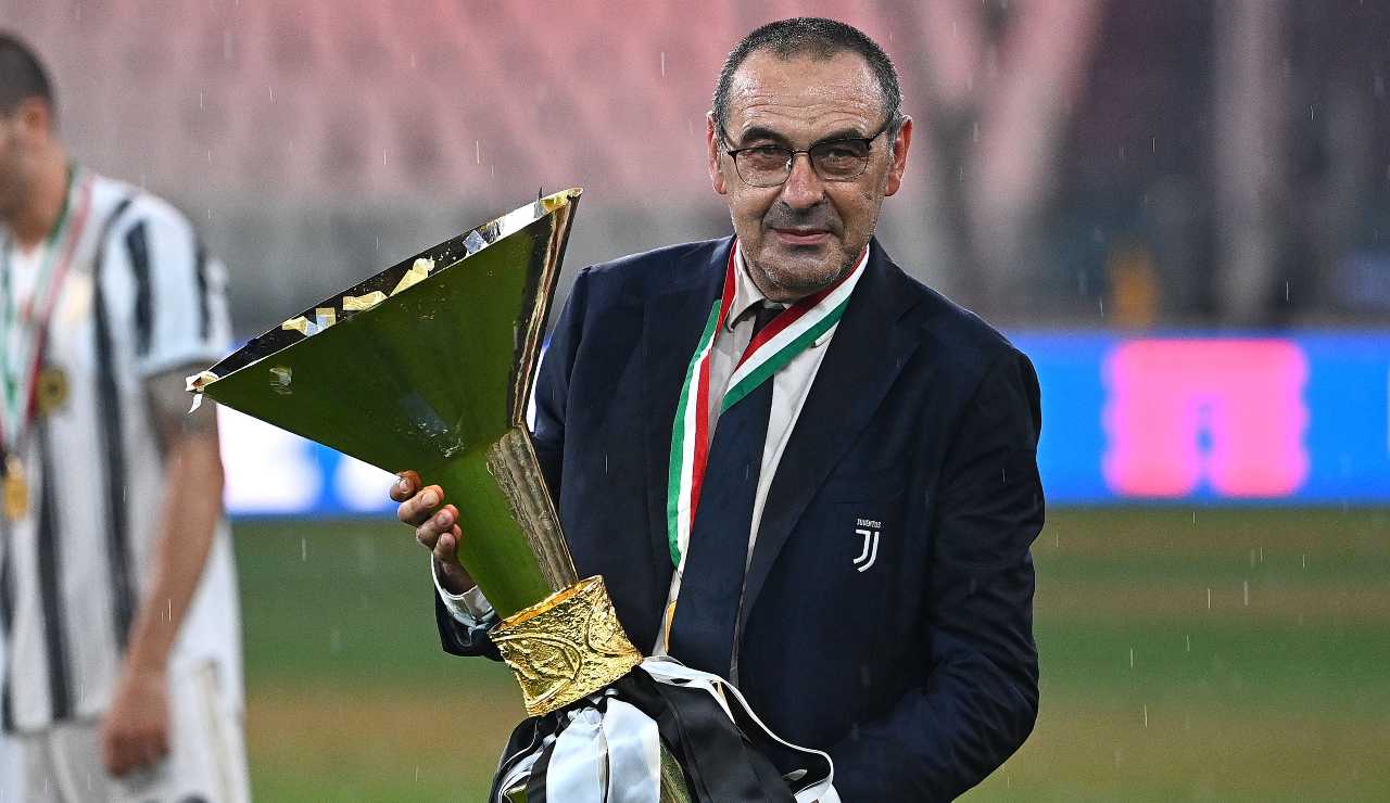 Calciomercato Roma, non solo Allegri | Viva la pista Sarri: le ultime