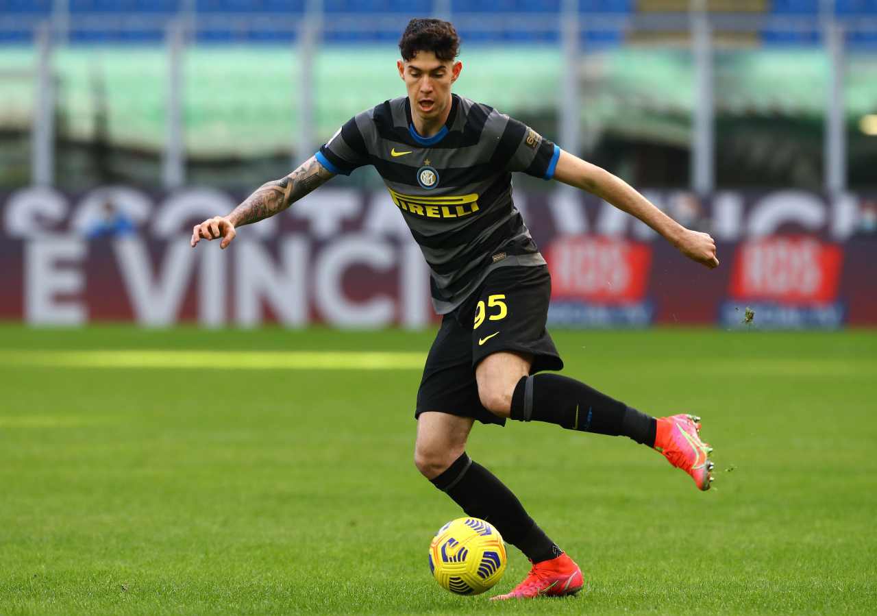 Calciomercato Inter, Bastoni rinnova | Zhang conclude: cifre e dettagli