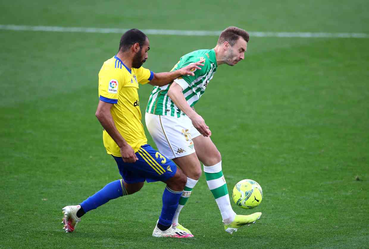 Calciomercato Lazio Fiorentina Atalanta Loren Moron Real Betis 