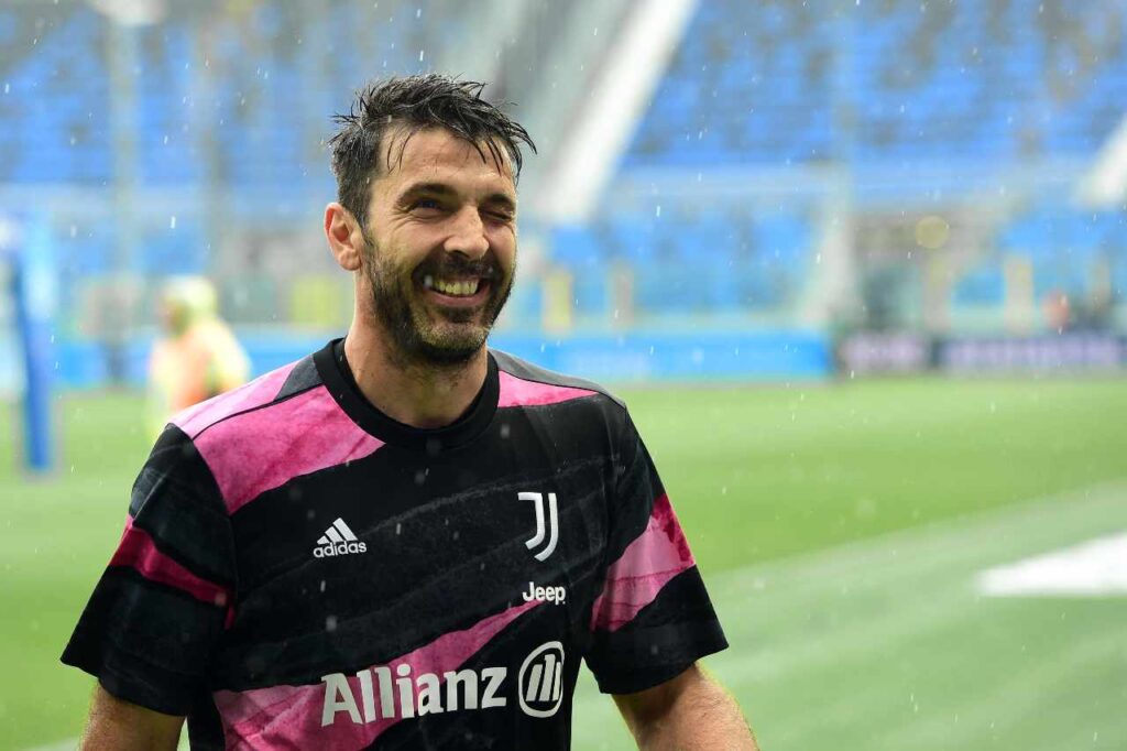 Calciomercato Juventus, Buffon ipotesi Roma: aggancio Totti