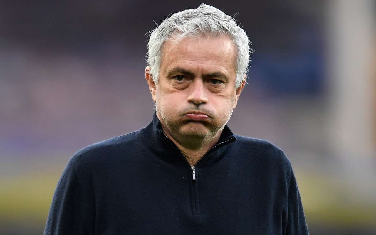 Roma, dall'Inghilterra: "Mourinho ha accettato troppo in fretta, adesso..."