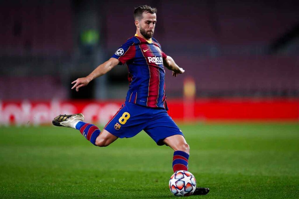 Calciomercato Juventus, ribaltone Pjanic | Il rifiuto è clamoroso