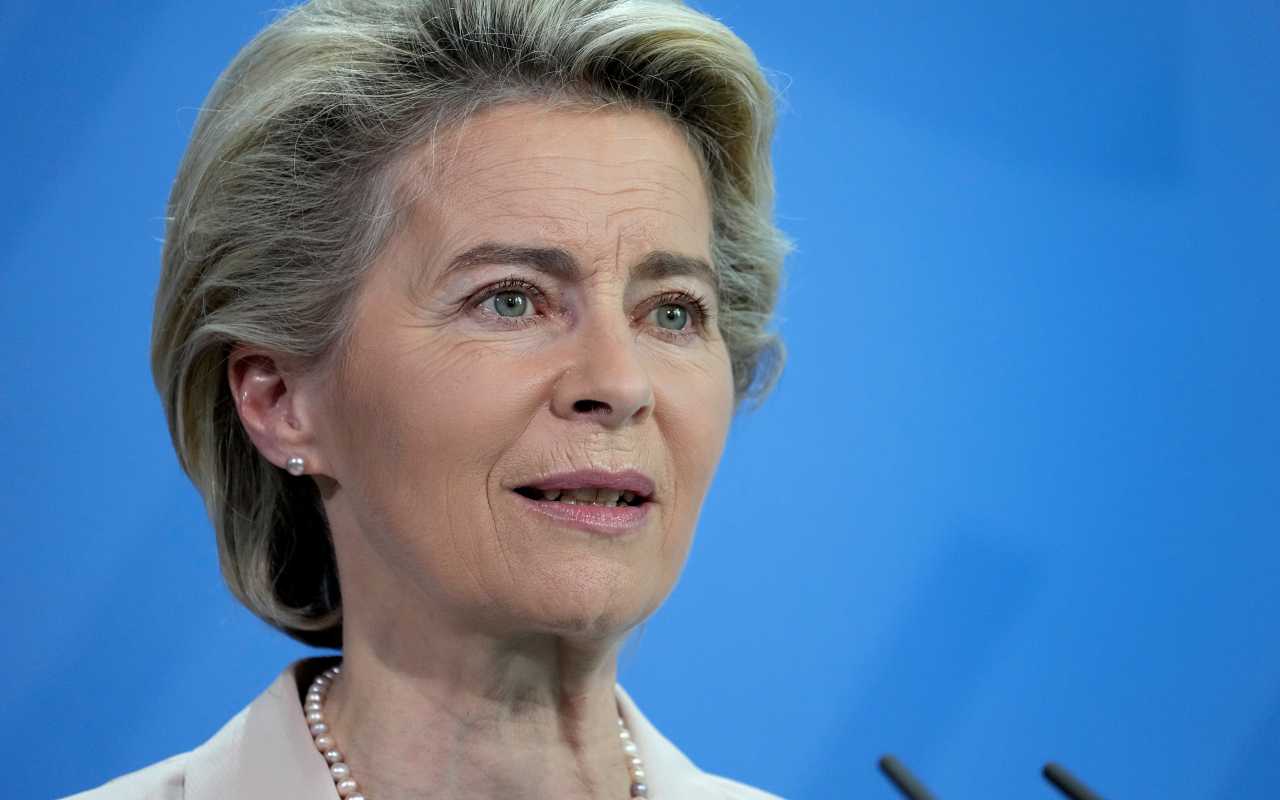Vaccini, von der Leyen: "Promessa mantenuta. Variante Delta pericolosa "