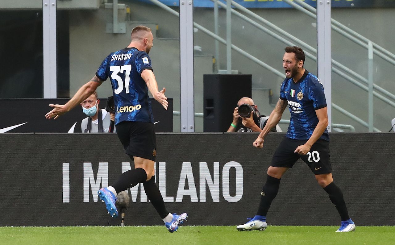 Inter Genoa Skriniar Calhanoglu