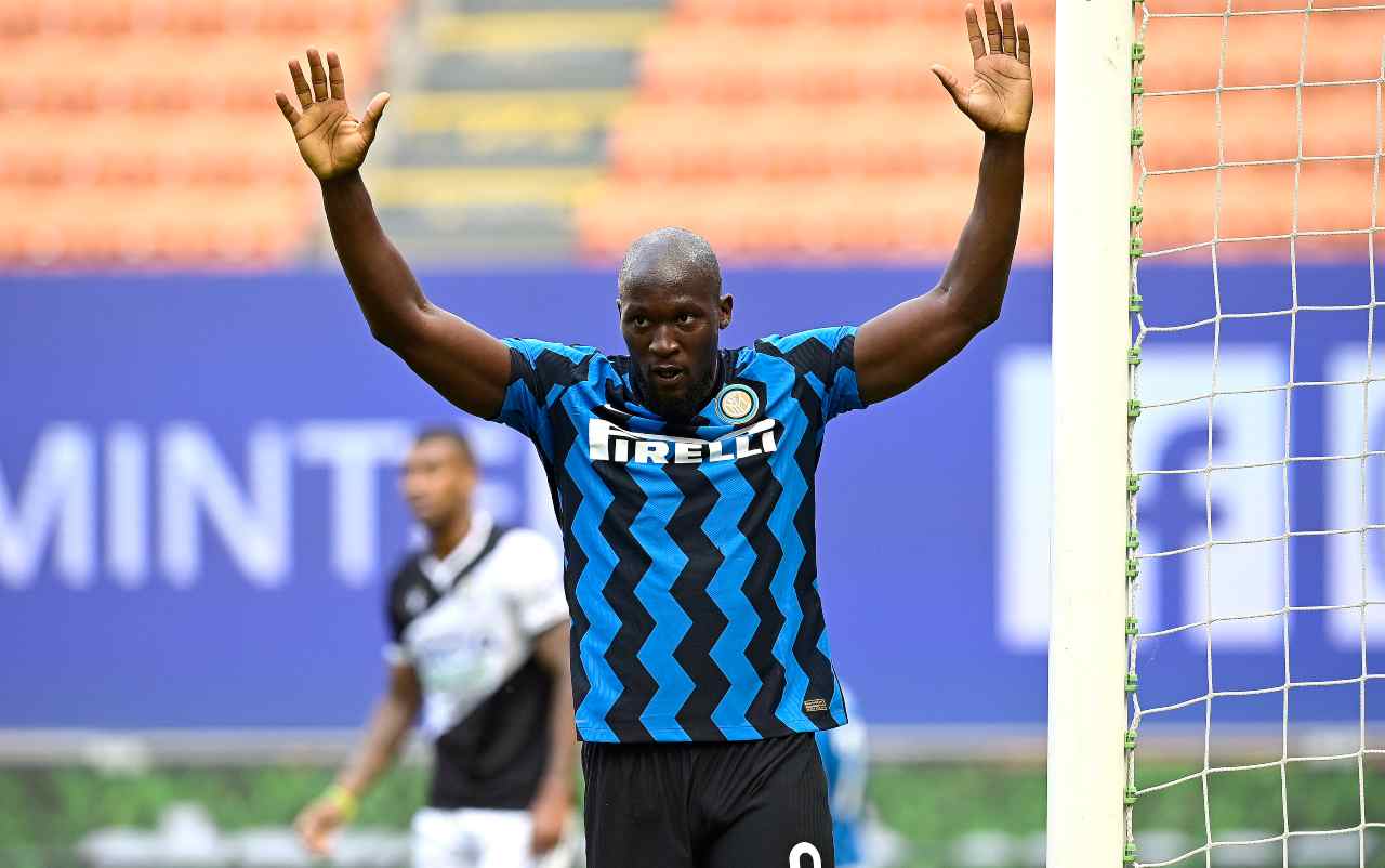 Inter, stoccate a Lukaku | "Uguale a Icardi! Goditi le sterline"