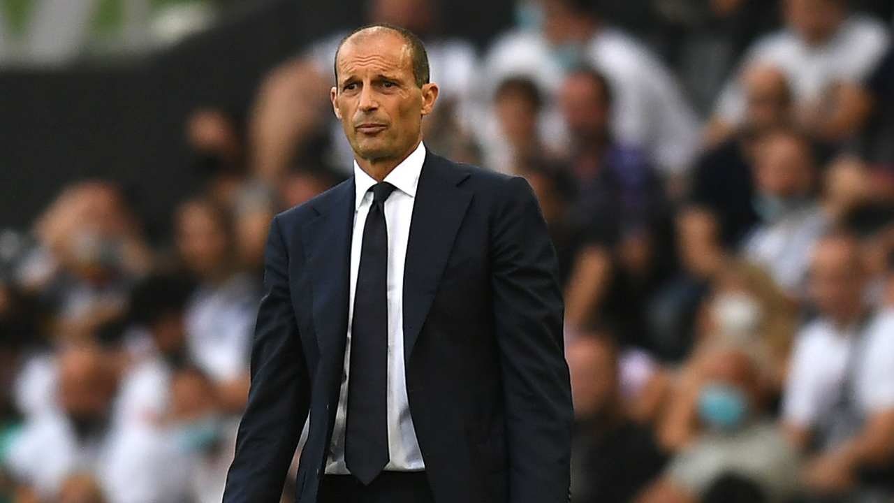 Verona-Juventus, critiche per Allegri: "Dimettiti" 