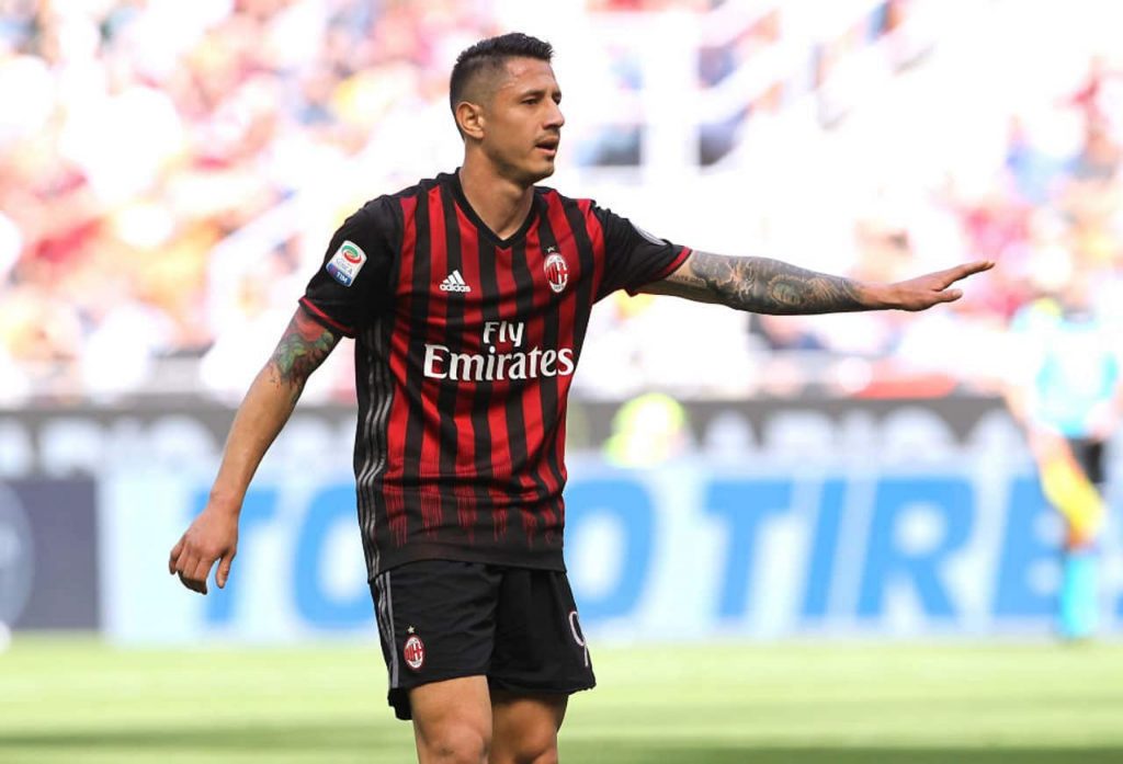 Nove Milan, Gianluca Lapadula