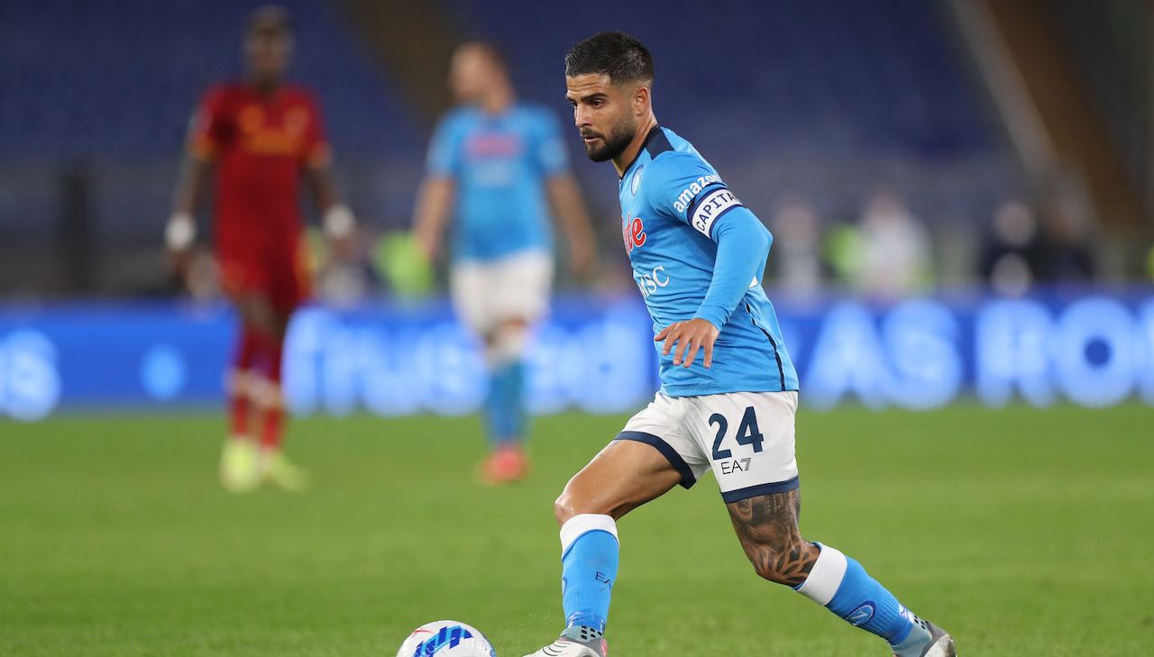 Lorenzo Insigne porta palla