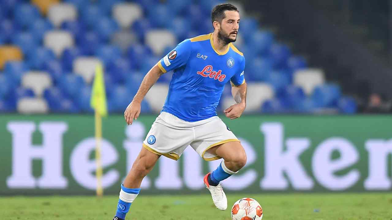 Manolas