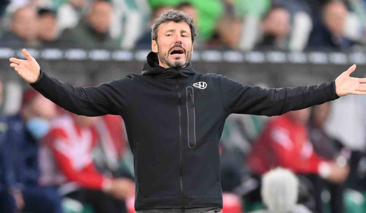 Calciomercato, esonero UFFICIALE per van Bommel