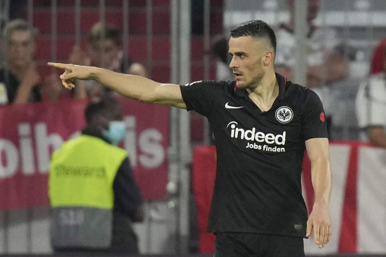 Inter, occhi su Kostic