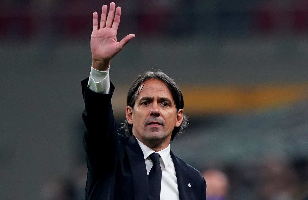 Il centrale si muove a gennaio, Inzaghi sfida Mourinho sul mercato
