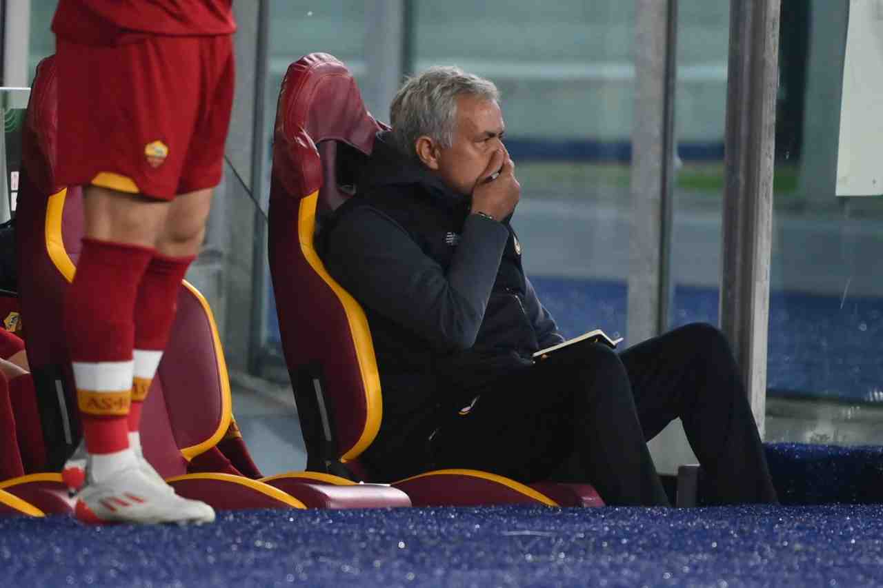 Roma, la mossa di Mourinho sotto accusa: "Non è normale"