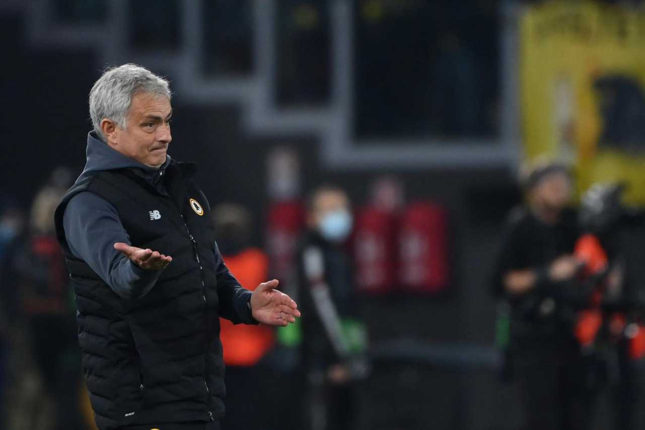 Roma, bocciatura totale per Mourinho: "Fa il furbo. Non è speciale"