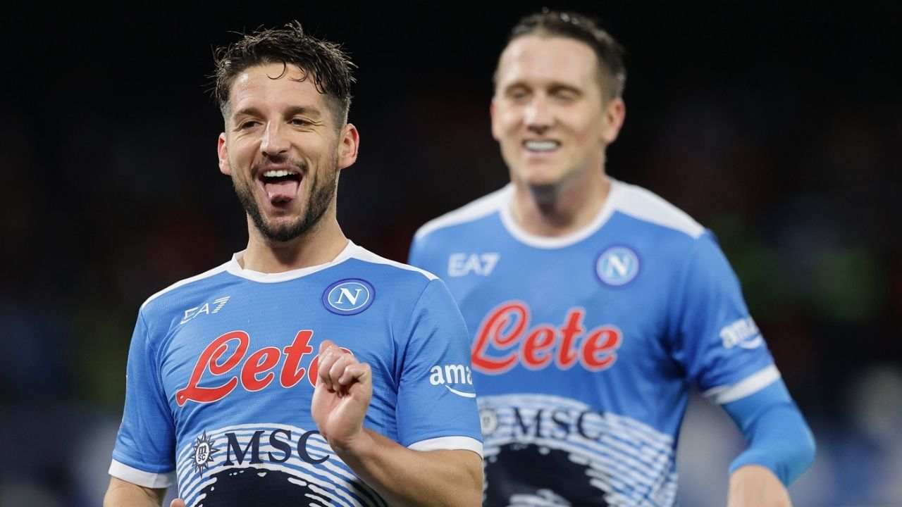 Mertens in gol con il Napoli