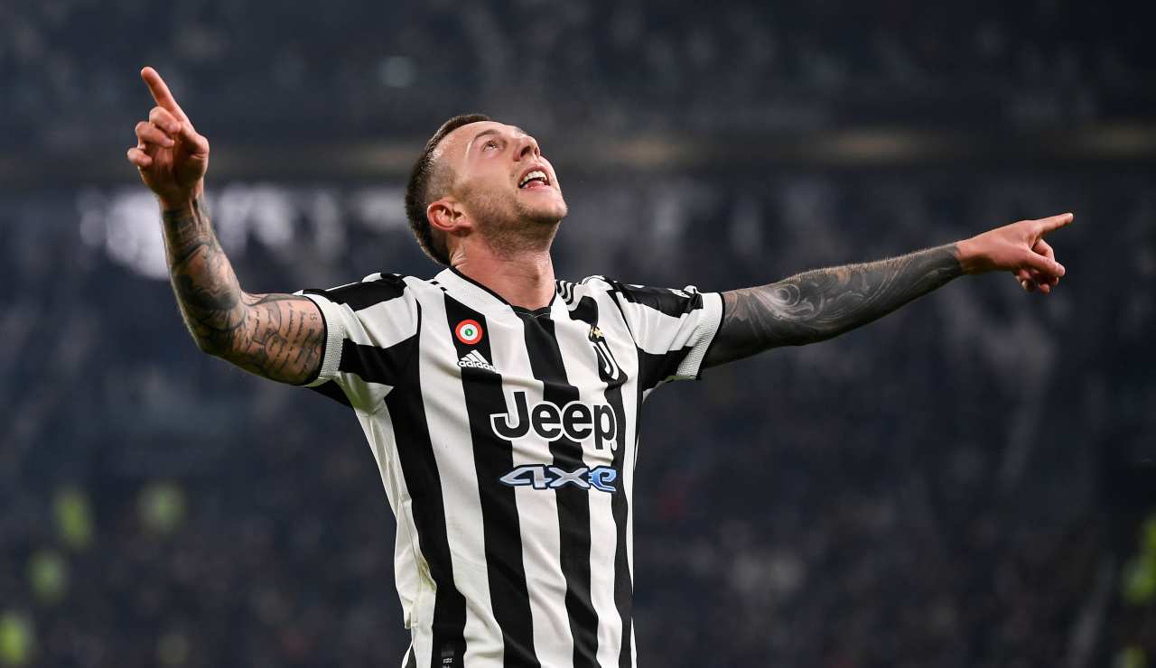 Calciomercato Juventus, ora Bernardeschi è tornato | Si tratta per il rinnovo