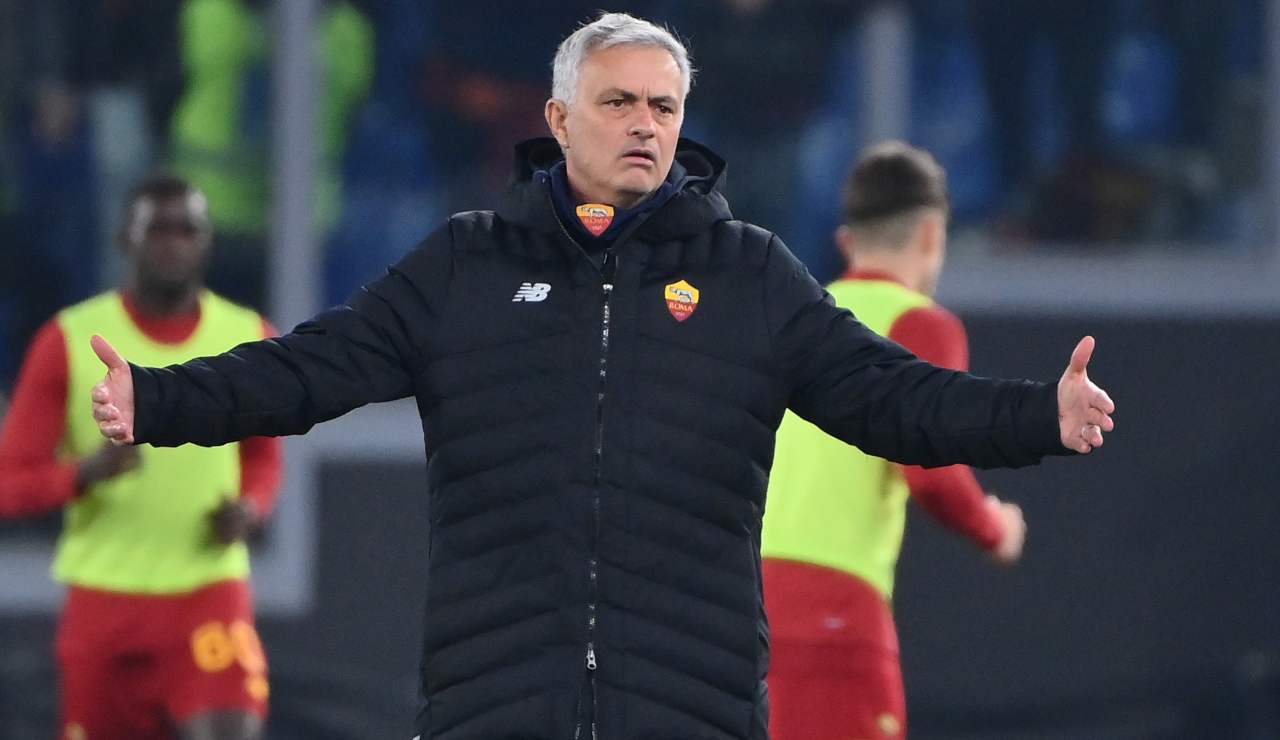 CSKA Sofia-Roma, Mourinho: "Tra Covid, infortuni e squalifiche è troppo"