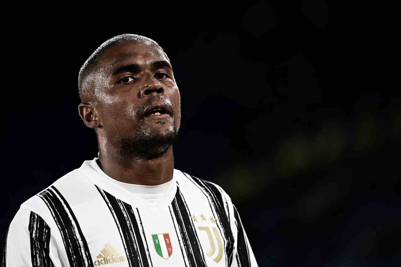 Juventus Douglas Costa Gremio Atletico Mineiro