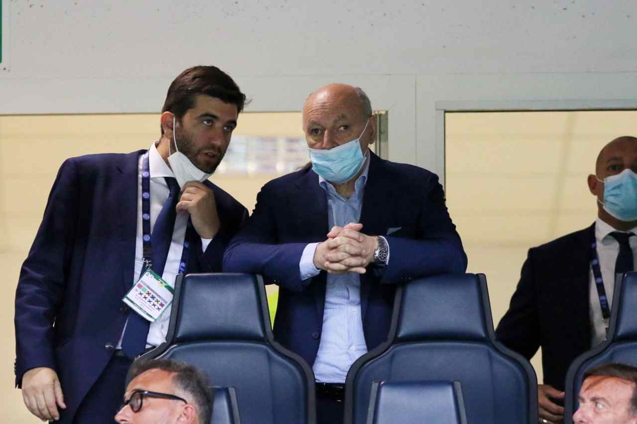 Calciomercato Inter e Milan, scatta il derby per il bomber | Bivio Marotta