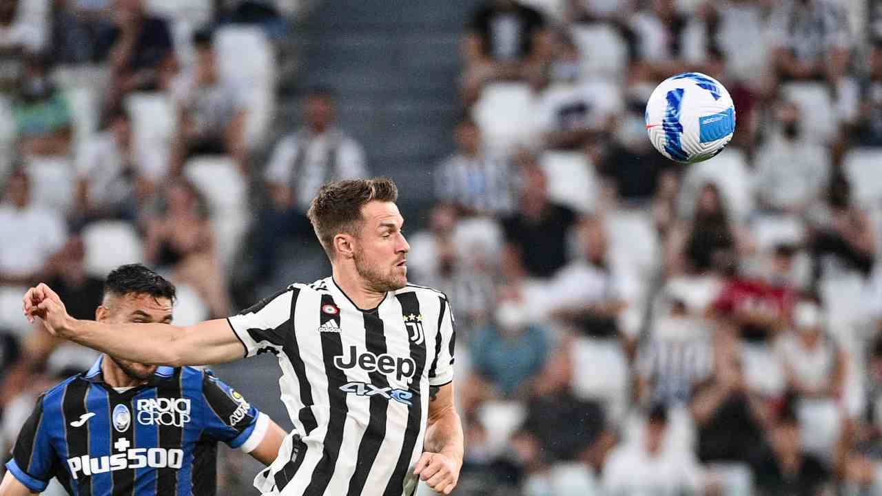 Calciomercato Juventus, il grande ex fa un 'regalo' ad Allegri