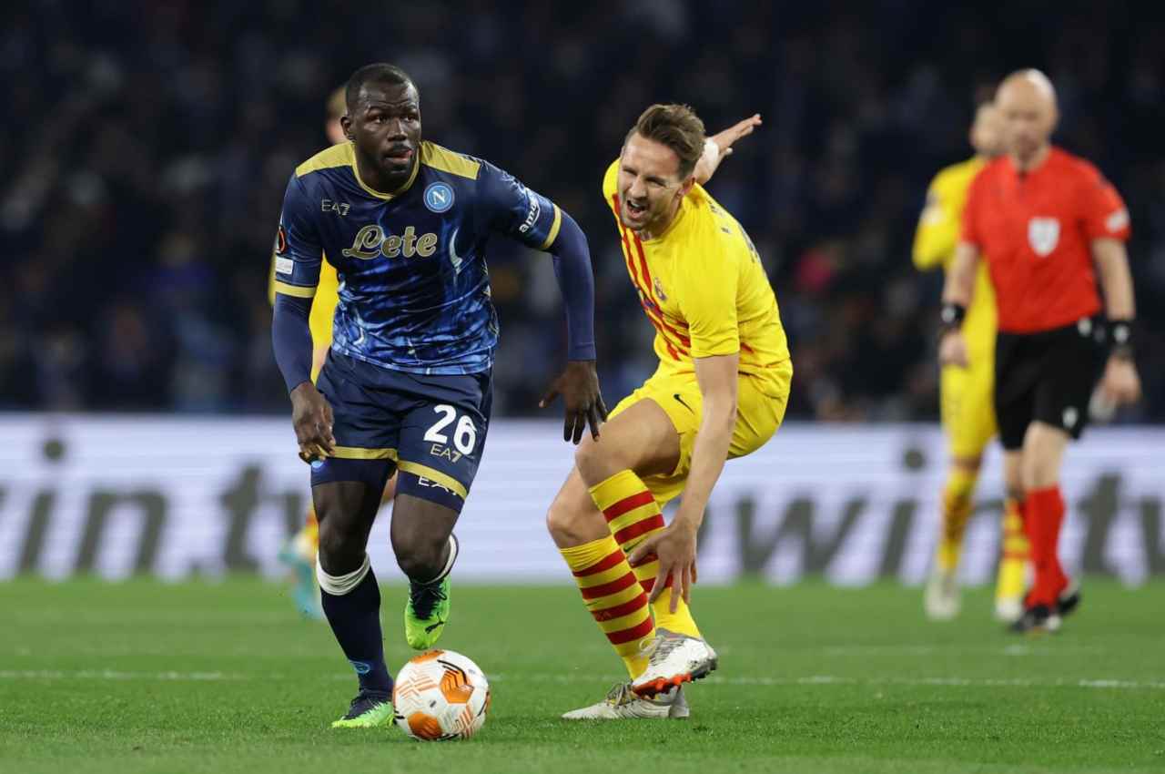 Calciomercato, il Napoli trema per il suo big | "Xavi lo vuole al Barcellona"