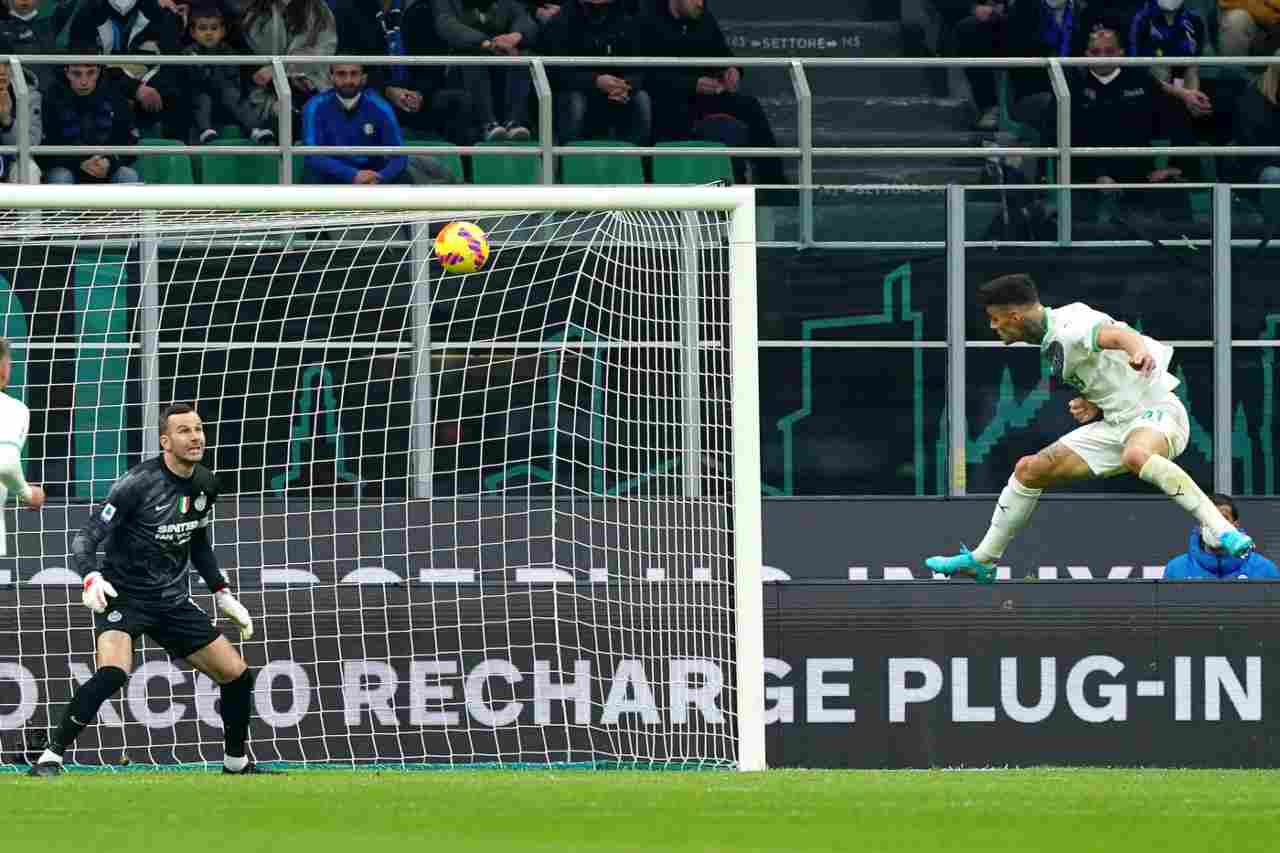 Inter-Sassuolo giallo Scamacca