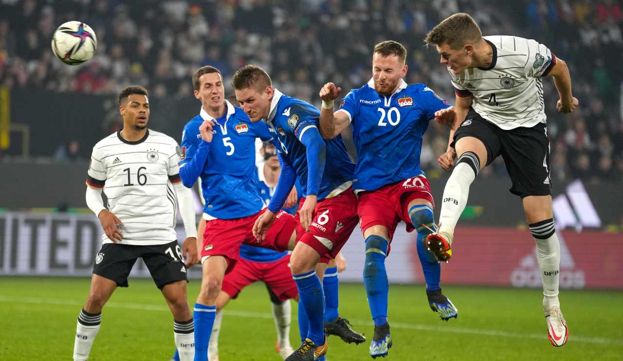 Calciomercato Juventus, sorpasso sull'Inter e colpo gratis