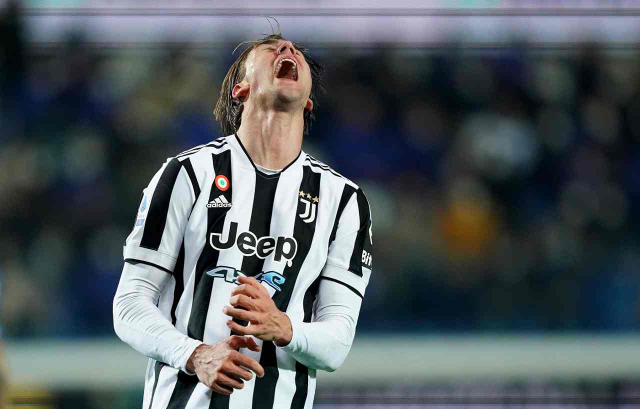 Atalanta-Juventus, nervi tesi su Vlahovic: da espulsione