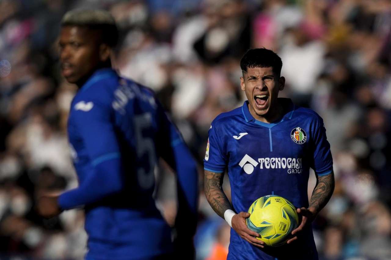 Napoli spiazzato, salta l'affare Olivera | Sorpasso della Juventus