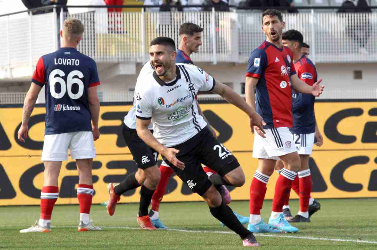 Serie A, colpo dello Spezia sul Cagliari | Pari tra Salernitana e Sassuolo