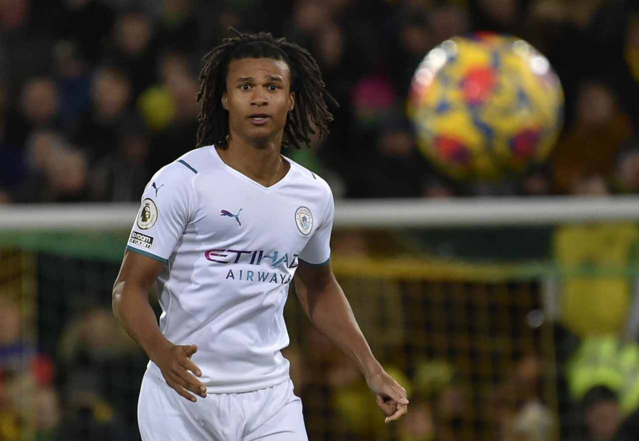 Akè insieme a de Ligt: coppia olandese per la Juve