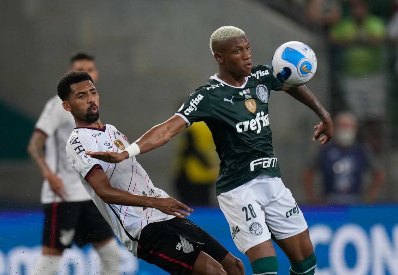 Calciomercato, Juventus e Milan a duello per il talento | Colpo da 25 milioni