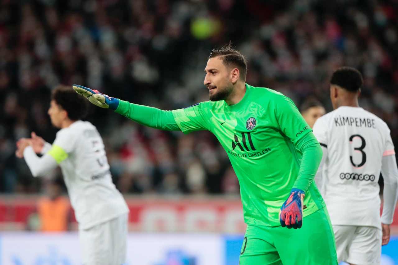 Furia su Donnarumma in Francia