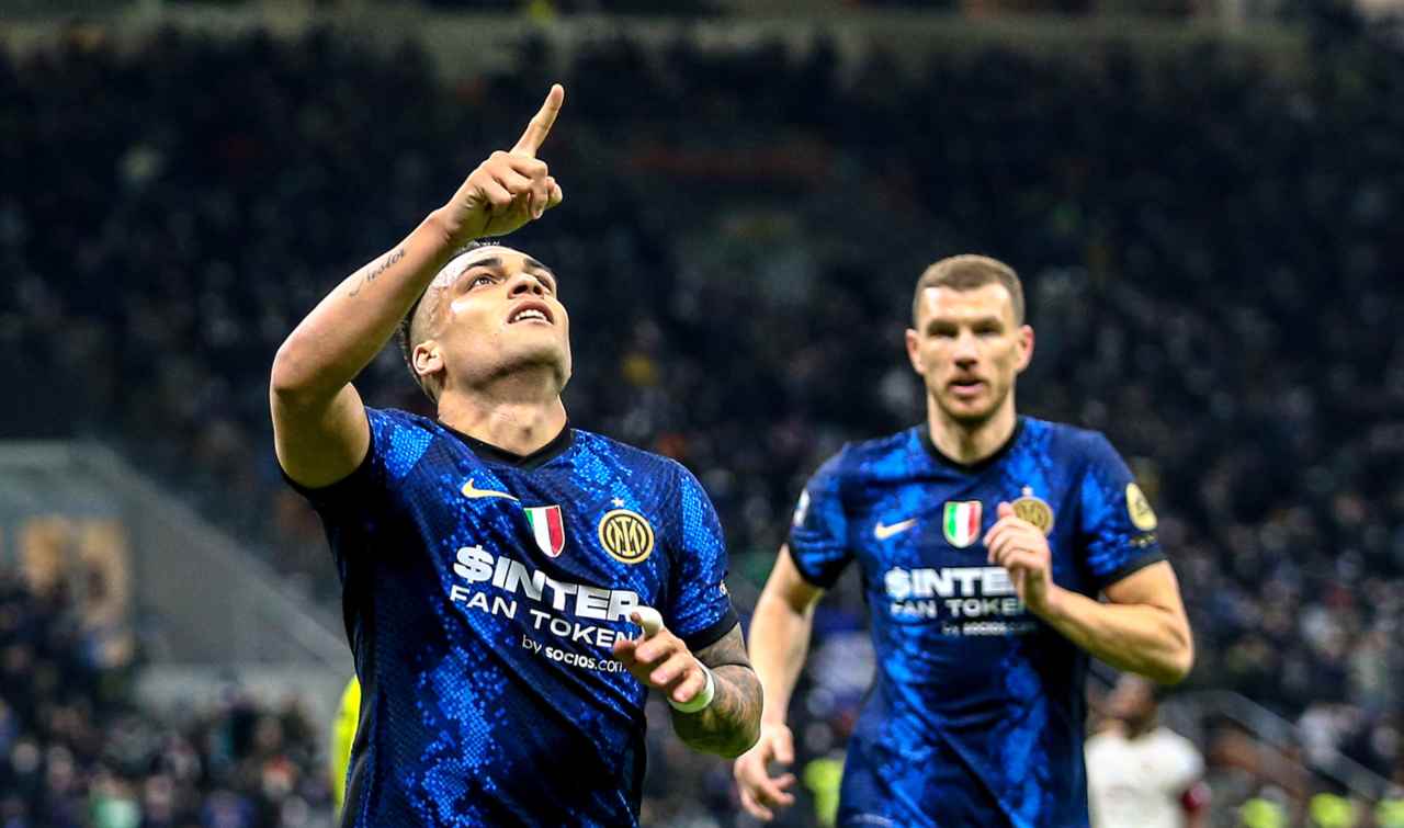 Lautaro esulta con Dzeko