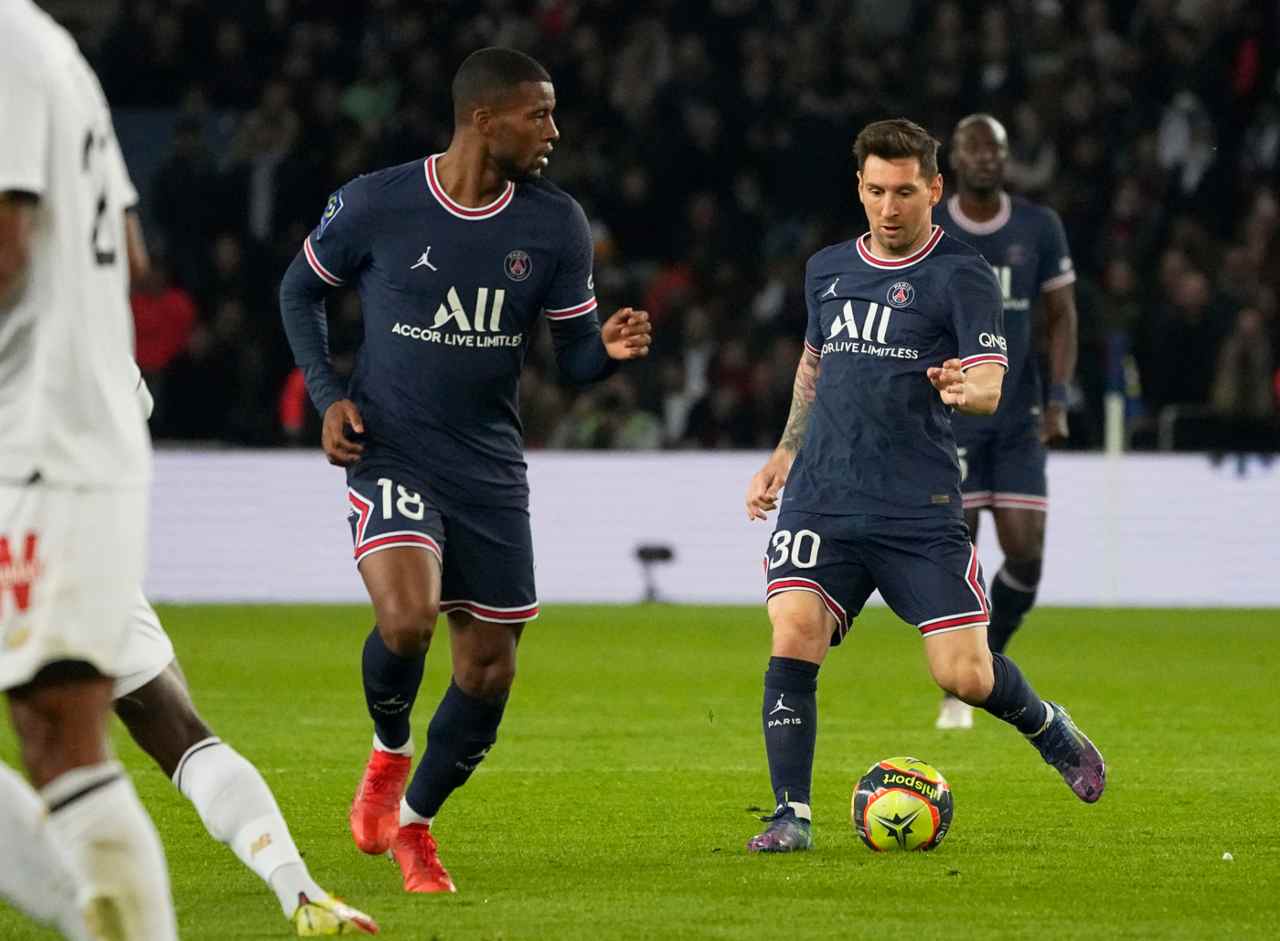 Calciomercato, fuga dal PSG e scelta fatta | Se lo contendono Inter e Juve