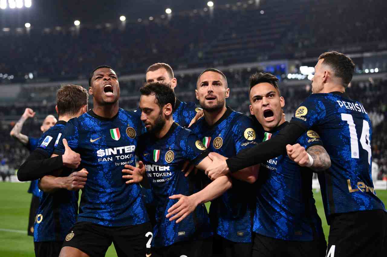 Inter, annuncio ufficiale sulla doppia cessione
