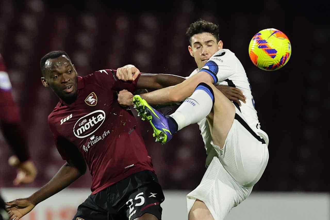 Inter, Bastoni svela su Conte e Gasperini: "Non è da tutti"