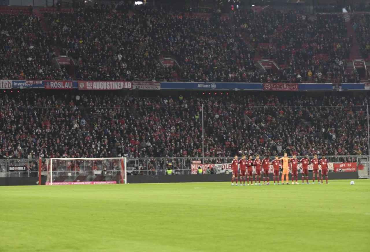 Caos a Friburgo: vittoria Bayern ma giocano in 12 