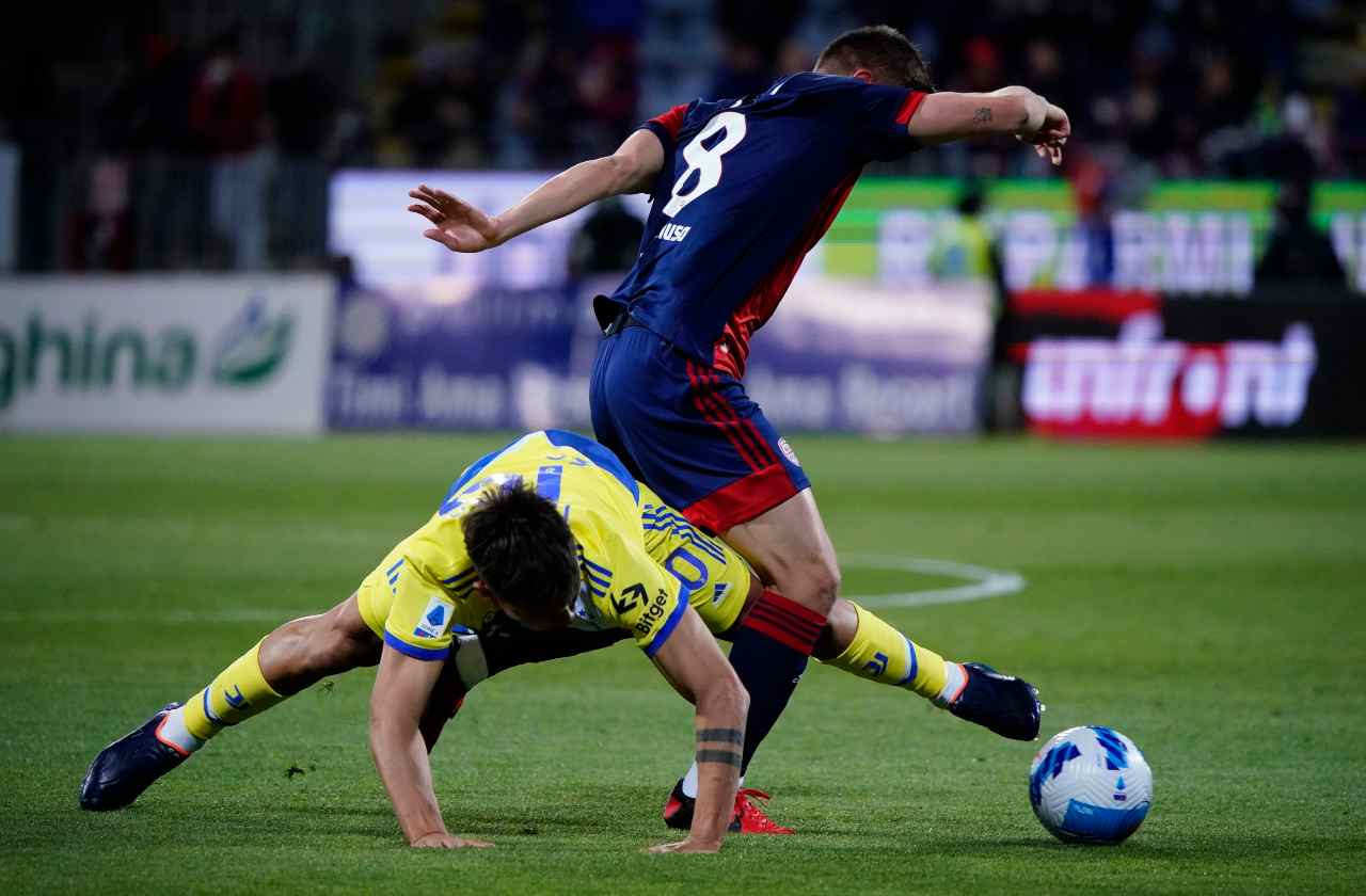 Dybala sotto attacco in Cagliari-Juve: "Gioca già per l'Inter"