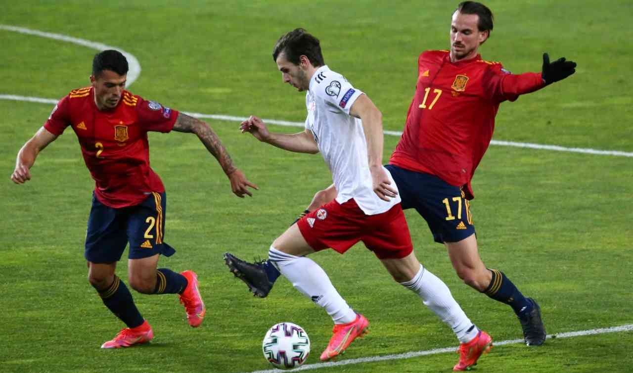 Kvaratskhelia a contrasto con Fabian Ruiz 