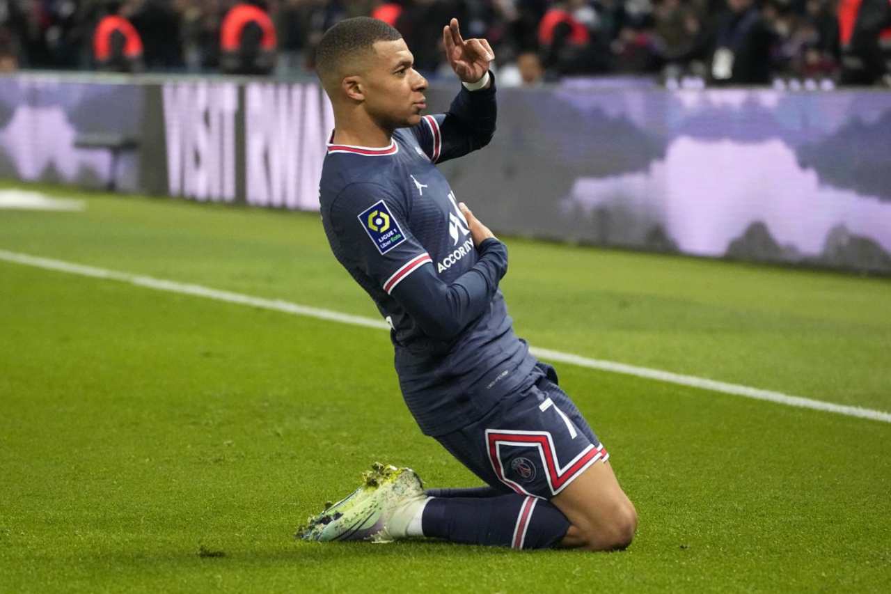 mbappe psg ingaggio premio firma