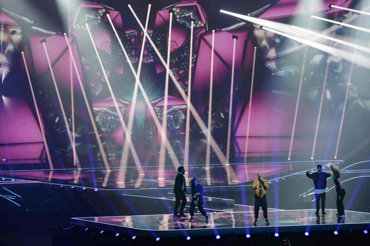 Makiese, il cantante coi guantoni: dal campo al palco dell'Eurovision Song Contest
