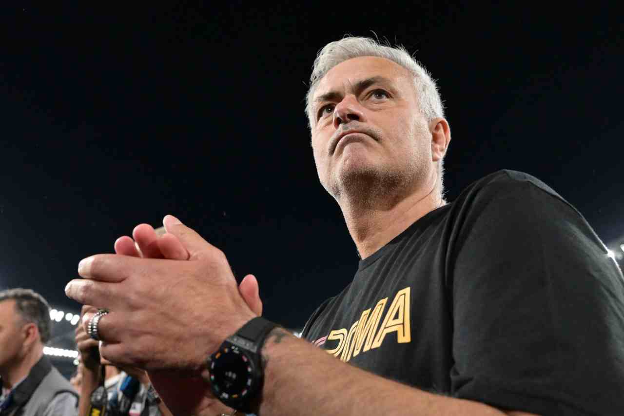 Mourinho parla dopo Roma-Venezia: annuncio sul futuro