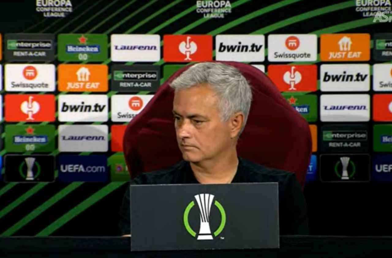 Il solito Mourinho: "Feyenoord ha un grande vantaggio". Categorico sul futuro