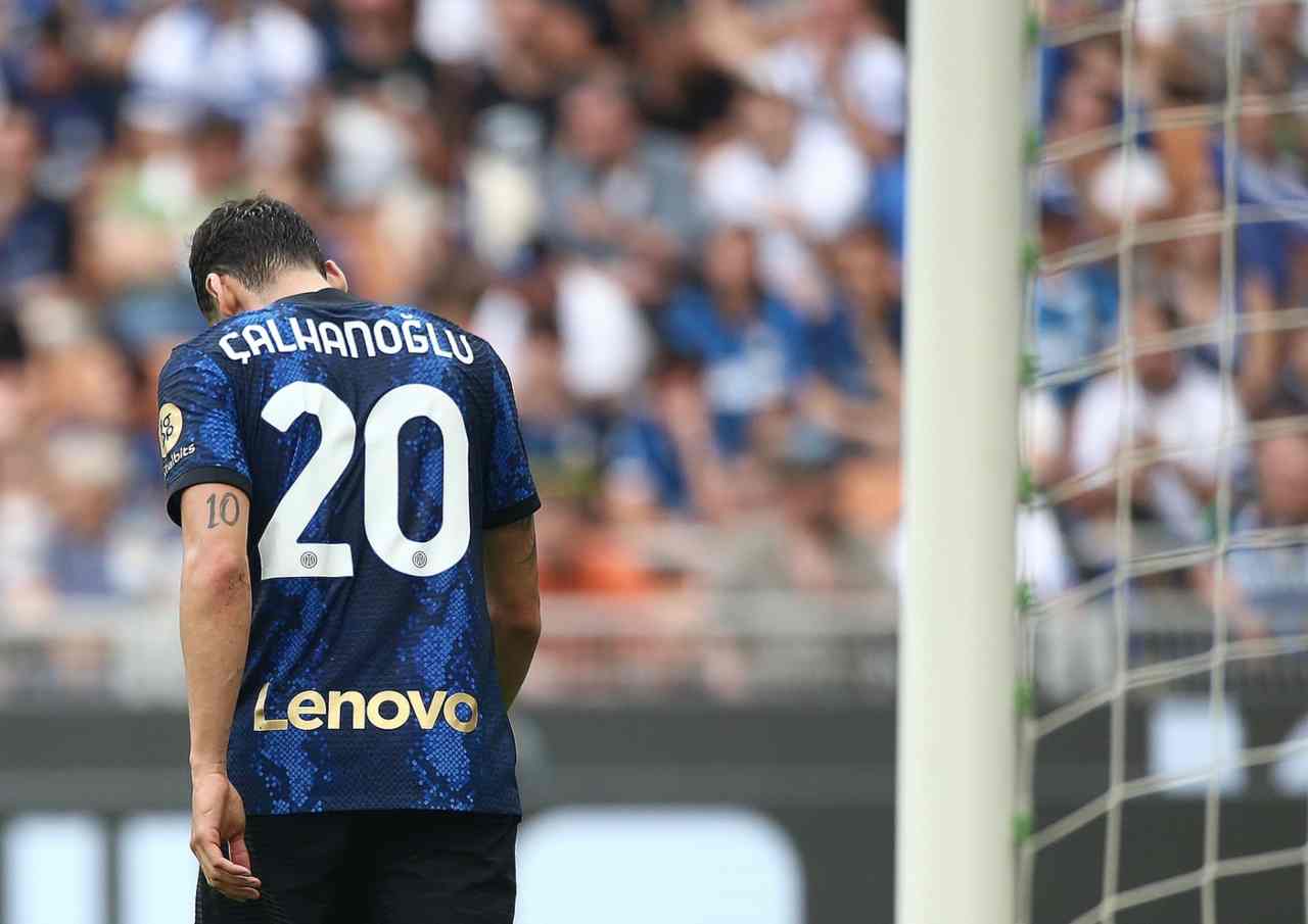 Addio dopo solo 12 mesi: Calhanoglu può lasciare subito l'Inter