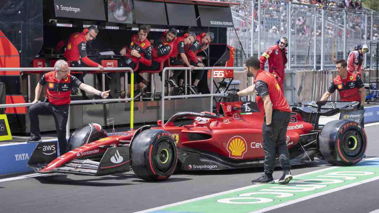 Ferrari, altri guai per Leclerc: dieci posizioni di penalità in griglia